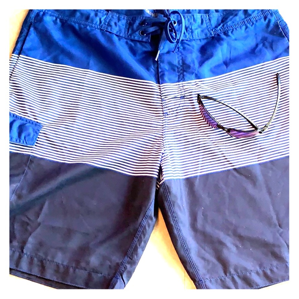 Old Navy men’s 🏊‍♀️ trunks